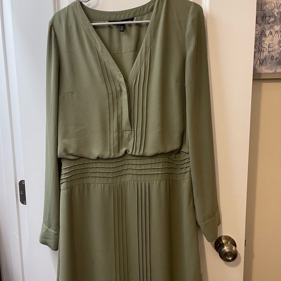 White House Black Market Dress - Picture 2 of 2